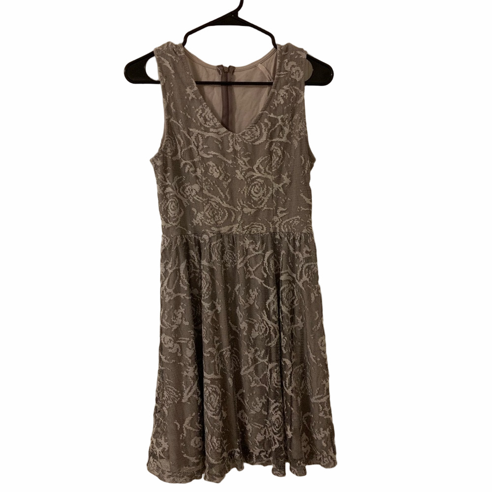 Trinity Silver Lace Dress Size Large